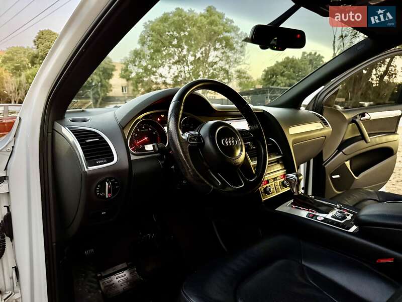 Позашляховик / Кросовер Audi Q7 2014 в Одесі