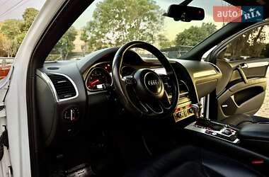 Позашляховик / Кросовер Audi Q7 2014 в 