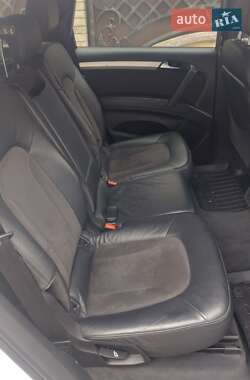 Позашляховик / Кросовер Audi Q7 2010 в 