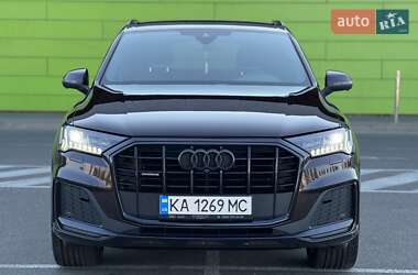 Позашляховик / Кросовер Audi Q7 2022 в 