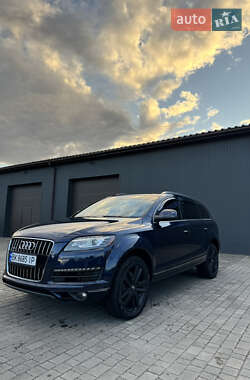 Позашляховик / Кросовер Audi Q7 2012 в 