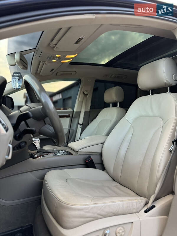 Позашляховик / Кросовер Audi Q7 2012 в Сарнах