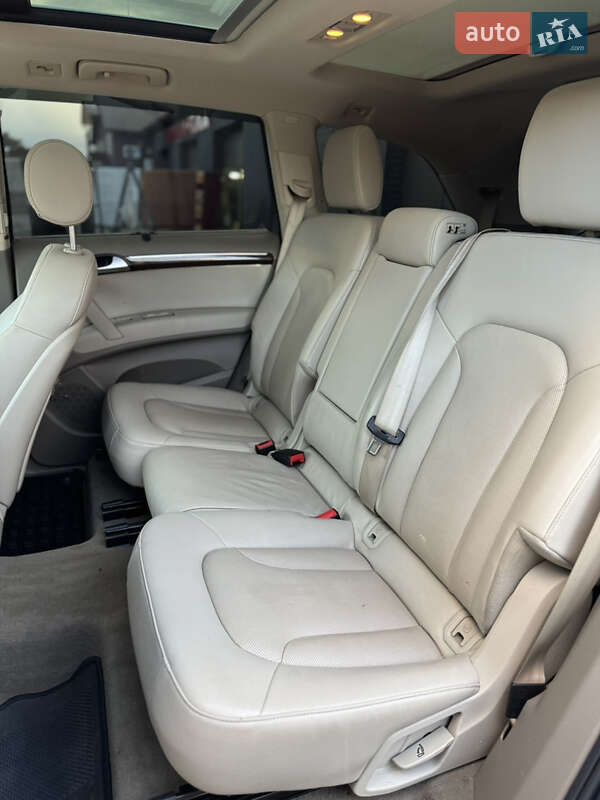 Позашляховик / Кросовер Audi Q7 2012 в Сарнах