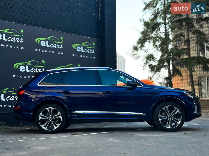 Внедорожник / Кроссовер Audi Q7 2023 в Киеве