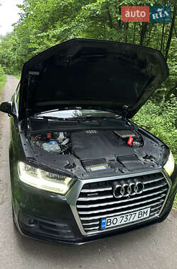 Внедорожник / Кроссовер Audi Q7 2016 в 