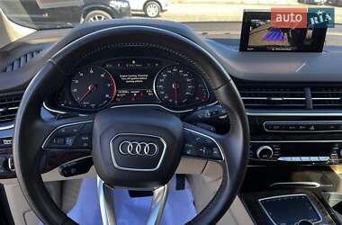 Внедорожник / Кроссовер Audi Q7 2017 в 
