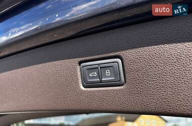 Внедорожник / Кроссовер Audi Q7 2017 в 