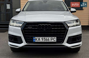 Внедорожник / Кроссовер Audi Q7 2017 в 