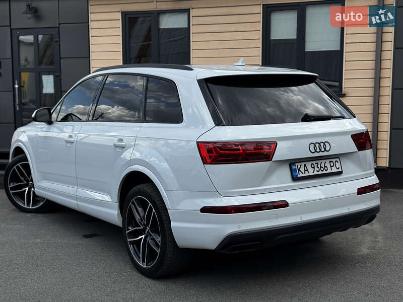 Внедорожник / Кроссовер Audi Q7 2017 в Киеве