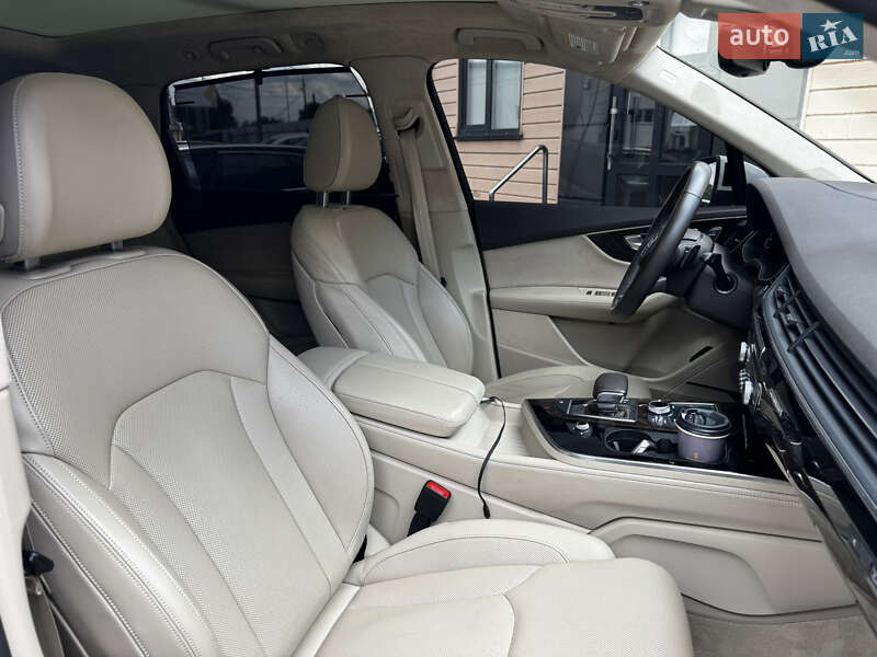 Внедорожник / Кроссовер Audi Q7 2017 в Киеве