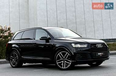 Позашляховик / Кросовер Audi Q7 2017 в 