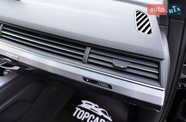 Позашляховик / Кросовер Audi Q7 2017 в 