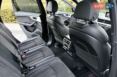 Позашляховик / Кросовер Audi Q7 2017 в 