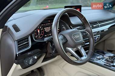 Внедорожник / Кроссовер Audi Q7 2018 в 
