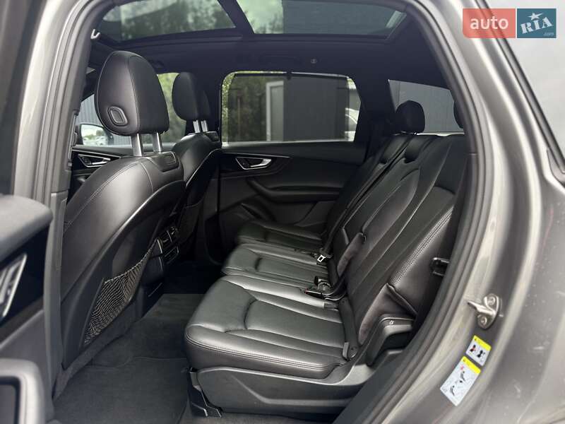 Внедорожник / Кроссовер Audi Q7 2017 в Львове