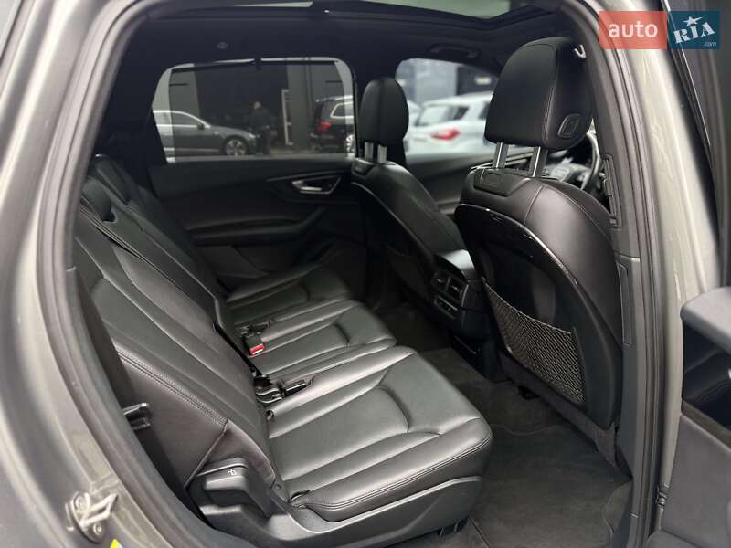 Внедорожник / Кроссовер Audi Q7 2017 в Львове