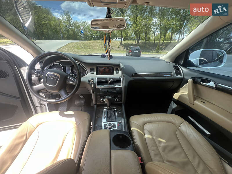 Внедорожник / Кроссовер Audi Q7 2010 в Киеве