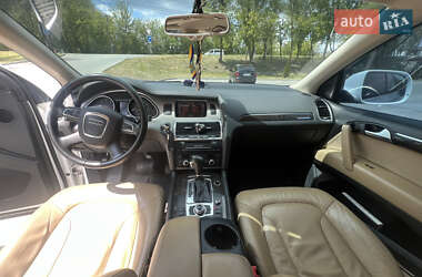 Позашляховик / Кросовер Audi Q7 2010 в 