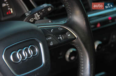 Внедорожник / Кроссовер Audi Q7 2016 в 