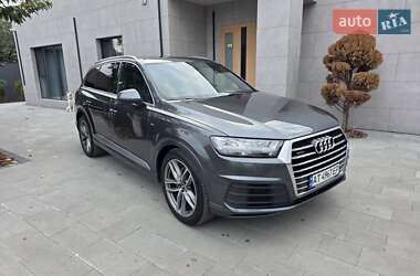 Внедорожник / Кроссовер Audi Q7 2016 в 
