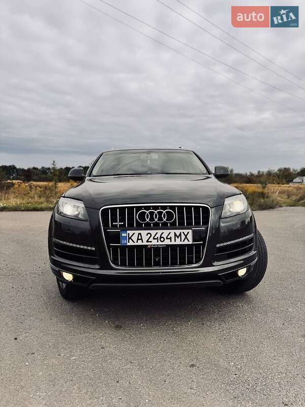 Внедорожник / Кроссовер Audi Q7 2012 в 