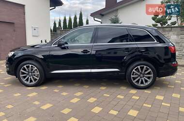 Позашляховик / Кросовер Audi Q7 2016 в 