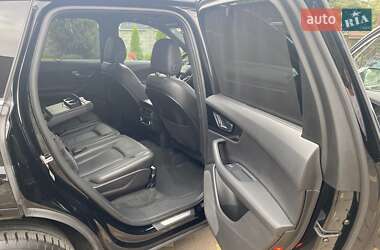 Позашляховик / Кросовер Audi Q7 2016 в 
