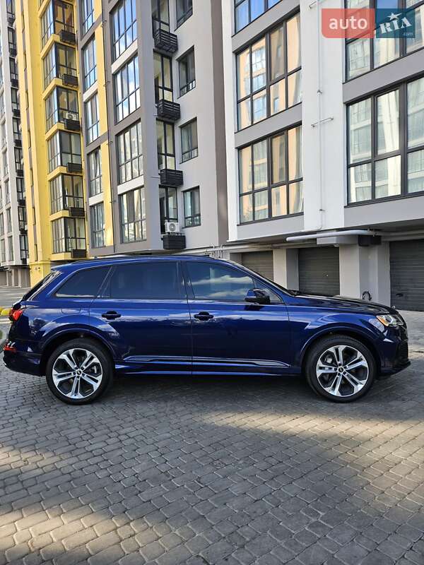 Позашляховик / Кросовер Audi Q7 2021 в Дніпрі