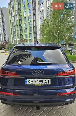Внедорожник / Кроссовер Audi Q7 2021 в 