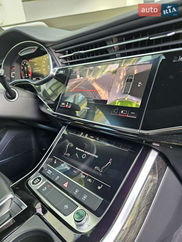 Позашляховик / Кросовер Audi Q7 2021 в Дніпрі