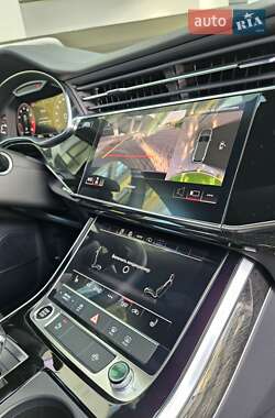 Внедорожник / Кроссовер Audi Q7 2021 в 