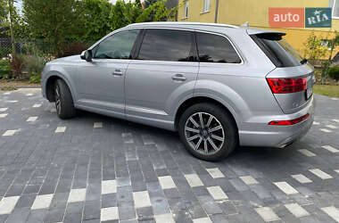 Позашляховик / Кросовер Audi Q7 2016 в 