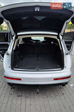 Внедорожник / Кроссовер Audi Q7 2011 в 