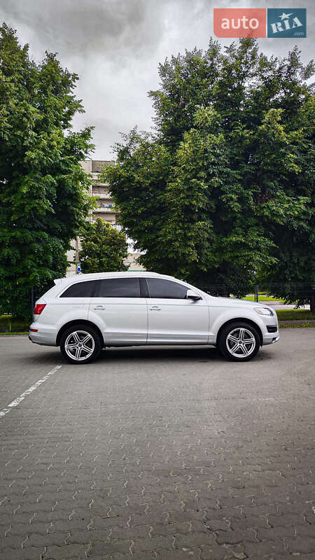 Позашляховик / Кросовер Audi Q7 2011 в Луцьку