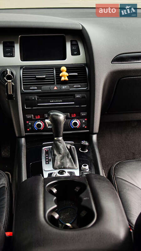 Позашляховик / Кросовер Audi Q7 2011 в Луцьку