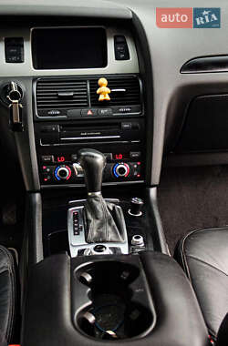 Внедорожник / Кроссовер Audi Q7 2011 в 