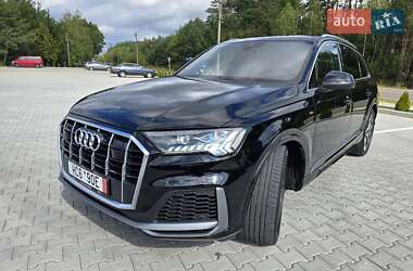 Позашляховик / Кросовер Audi Q7 2020 в 