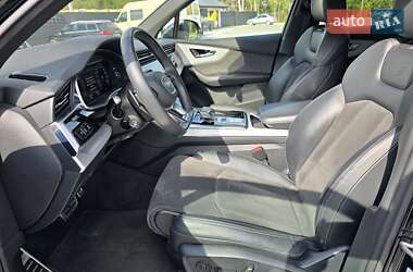 Позашляховик / Кросовер Audi Q7 2020 в 