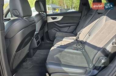 Позашляховик / Кросовер Audi Q7 2020 в 