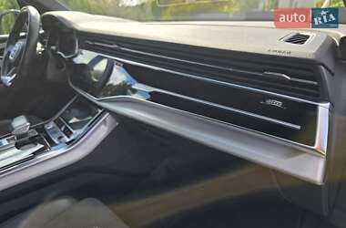 Позашляховик / Кросовер Audi Q7 2020 в 