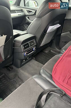 Позашляховик / Кросовер Audi Q7 2017 в 
