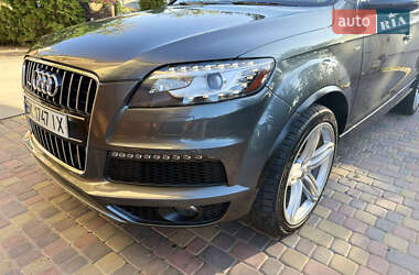 Позашляховик / Кросовер Audi Q7 2011 в 