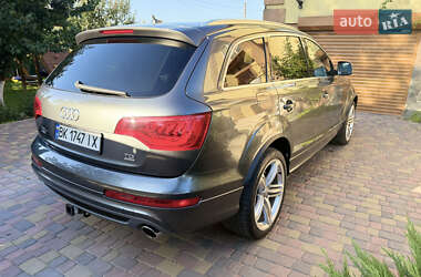 Позашляховик / Кросовер Audi Q7 2011 в 
