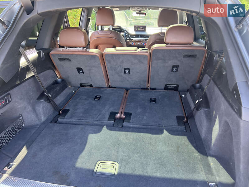Позашляховик / Кросовер Audi Q7 2016 в Стрию