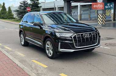 Позашляховик / Кросовер Audi Q7 2020 в 