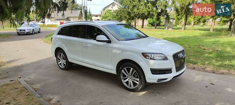 Позашляховик / Кросовер Audi Q7 2015 в Дубні