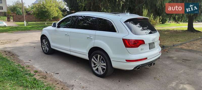 Позашляховик / Кросовер Audi Q7 2015 в Дубні