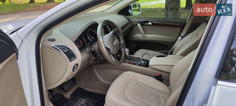 Позашляховик / Кросовер Audi Q7 2015 в Дубні