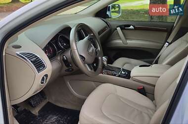 Внедорожник / Кроссовер Audi Q7 2015 в 