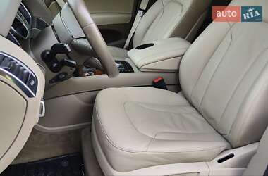 Внедорожник / Кроссовер Audi Q7 2015 в 